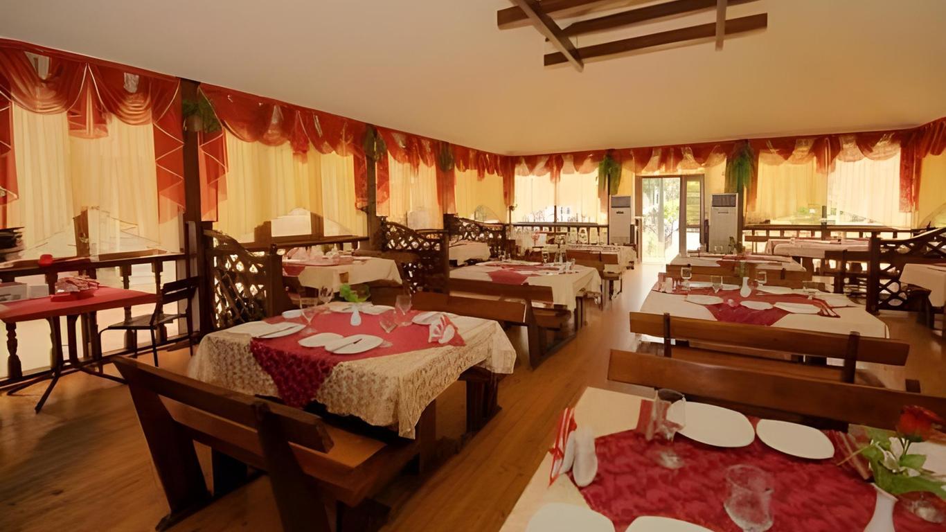 Ellison Mechta Hotel