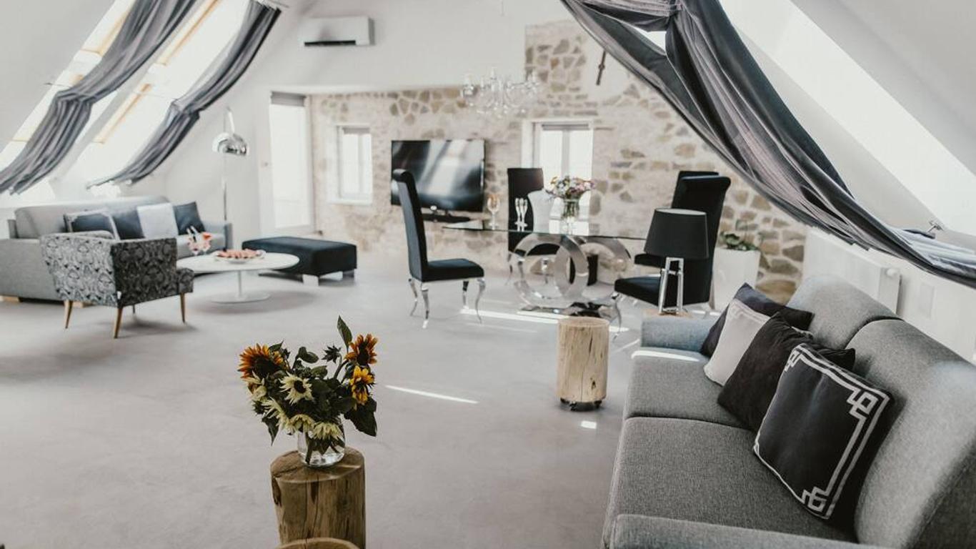 Coco Chanel Boutique Apartment