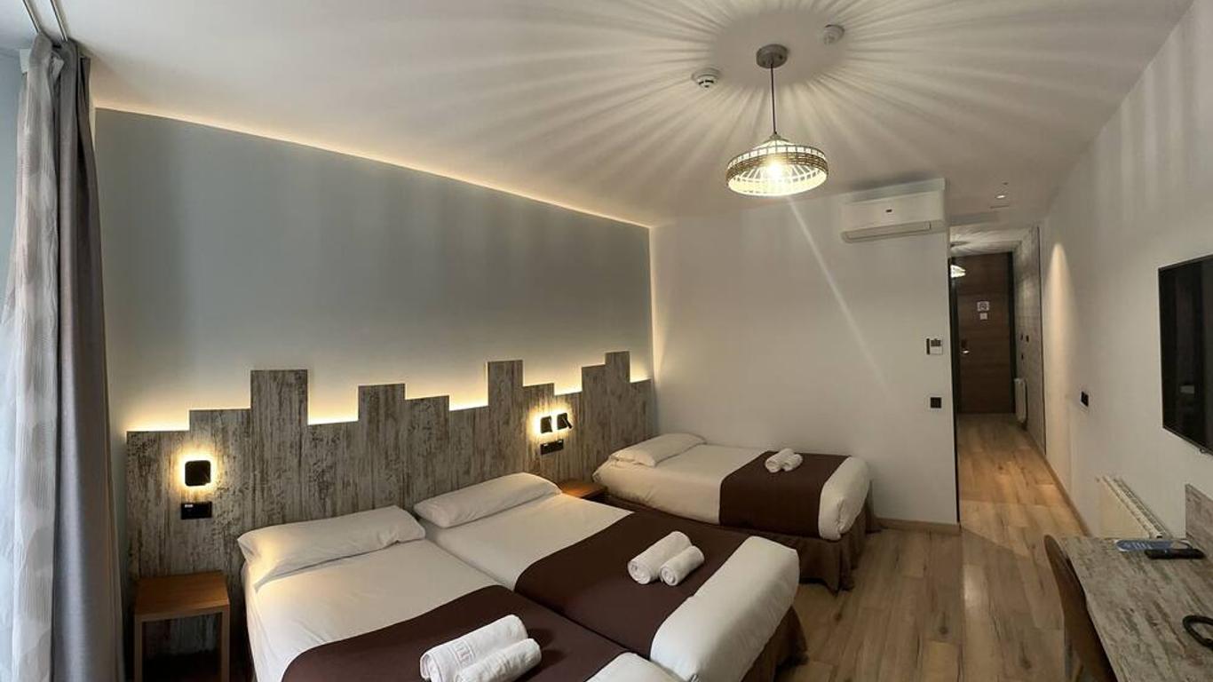 Hostal Anton Martin