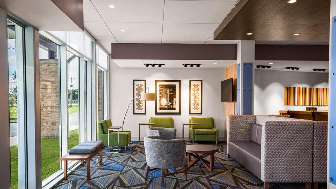 Holiday Inn Express & Suites Sanford- Lake Mary
