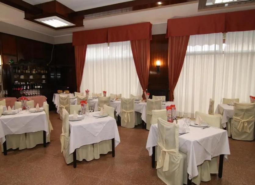 Banquet hall Photo