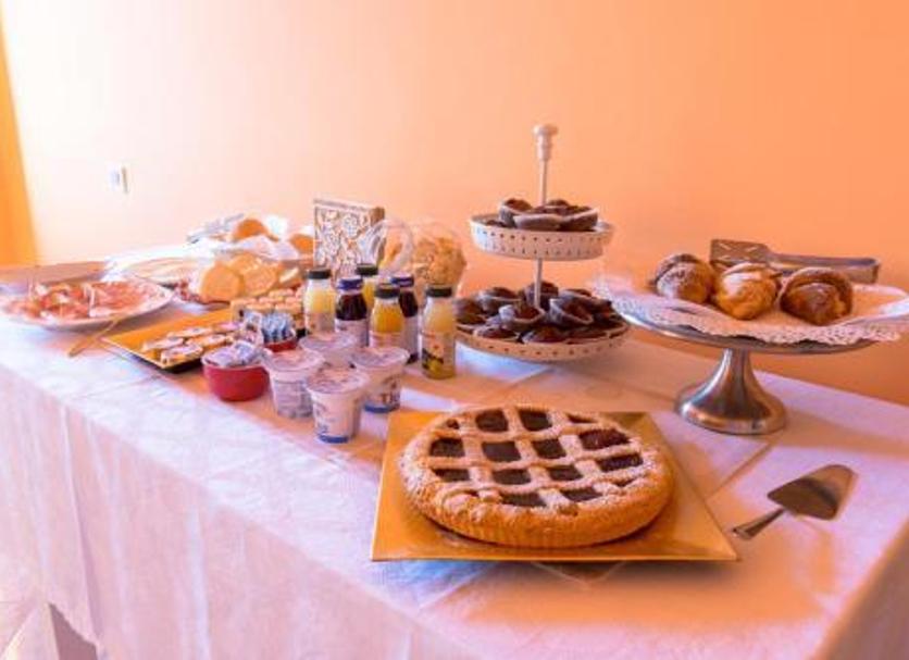 Buffet Photo