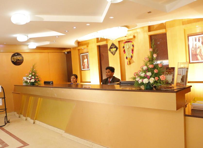 Front desk Photo