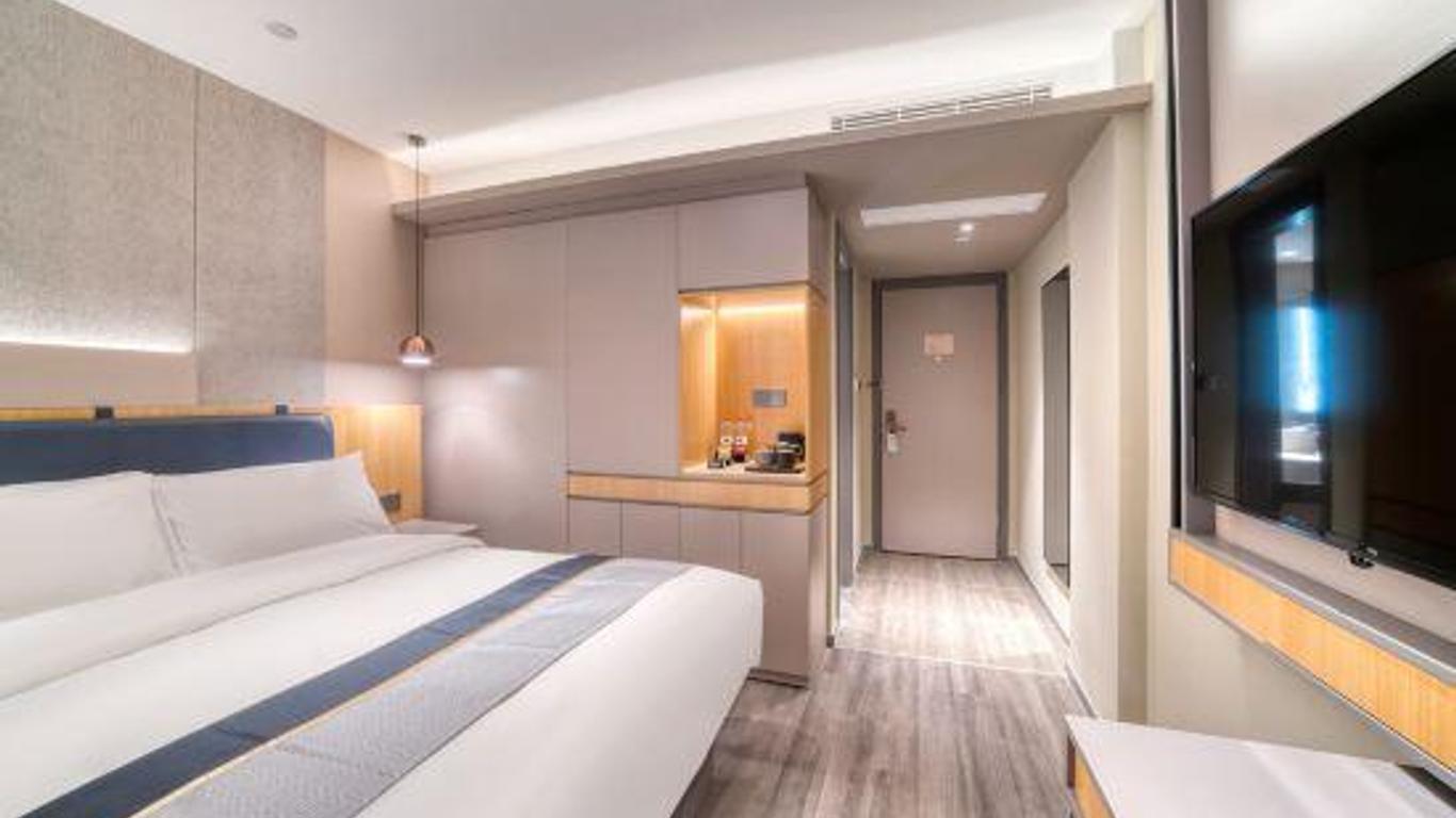 Homeinn Selected Hotel (Huzhou Hongqi Road Yishang Street)