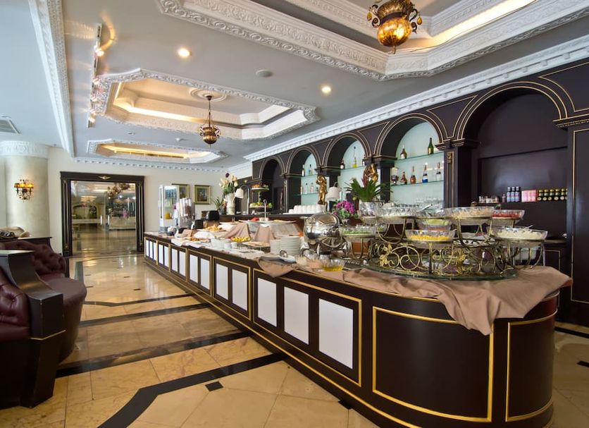 Buffet Photo