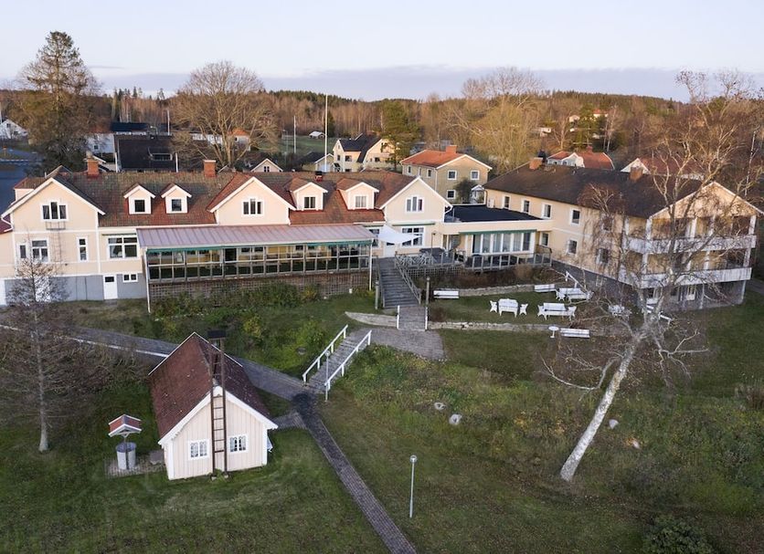 Örserumsbrunn Gestgifveri & Konferens in Gränna, aerial view of the hotel and surrounding grounds