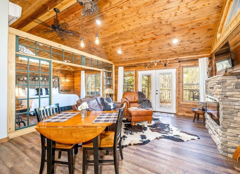 Dining room Photo