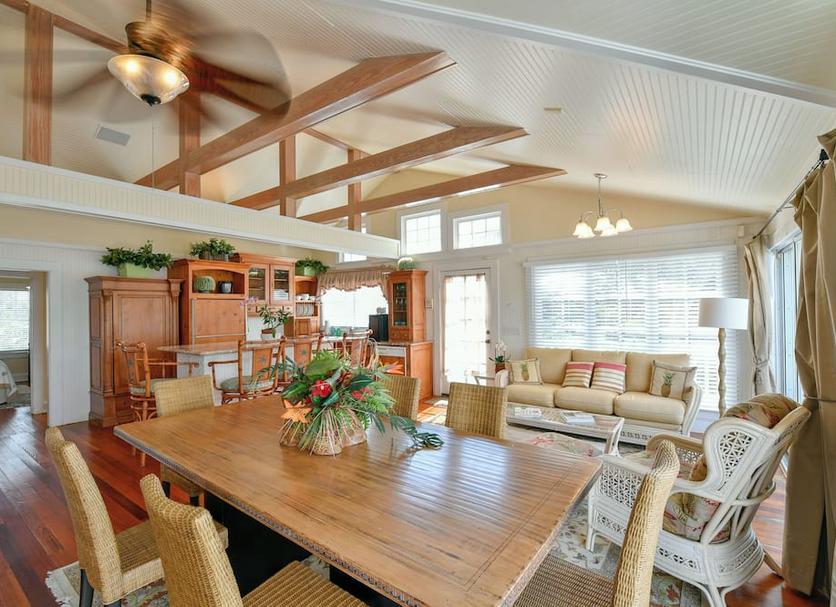 Dining room Photo