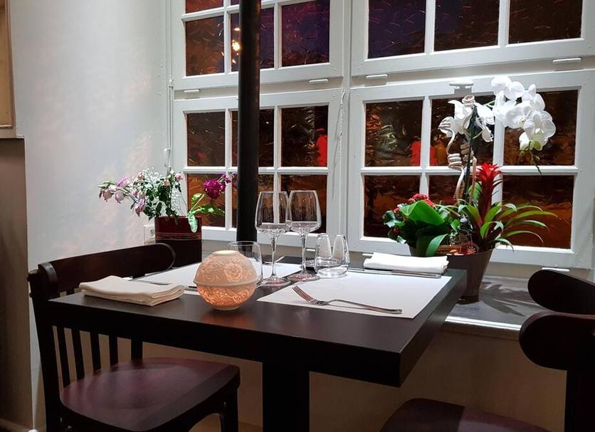 Dining room Photo
