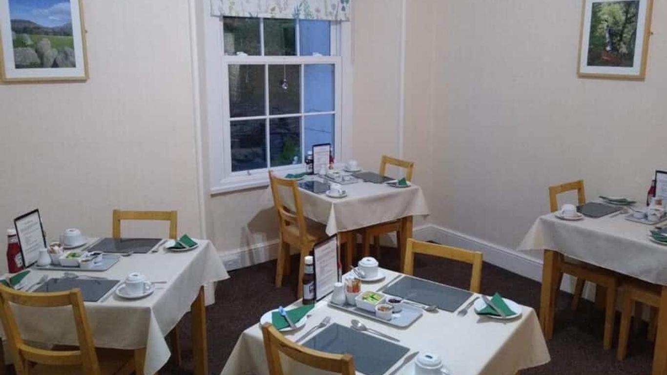 Hazeldene Guest House - with Free Offsite Health Club