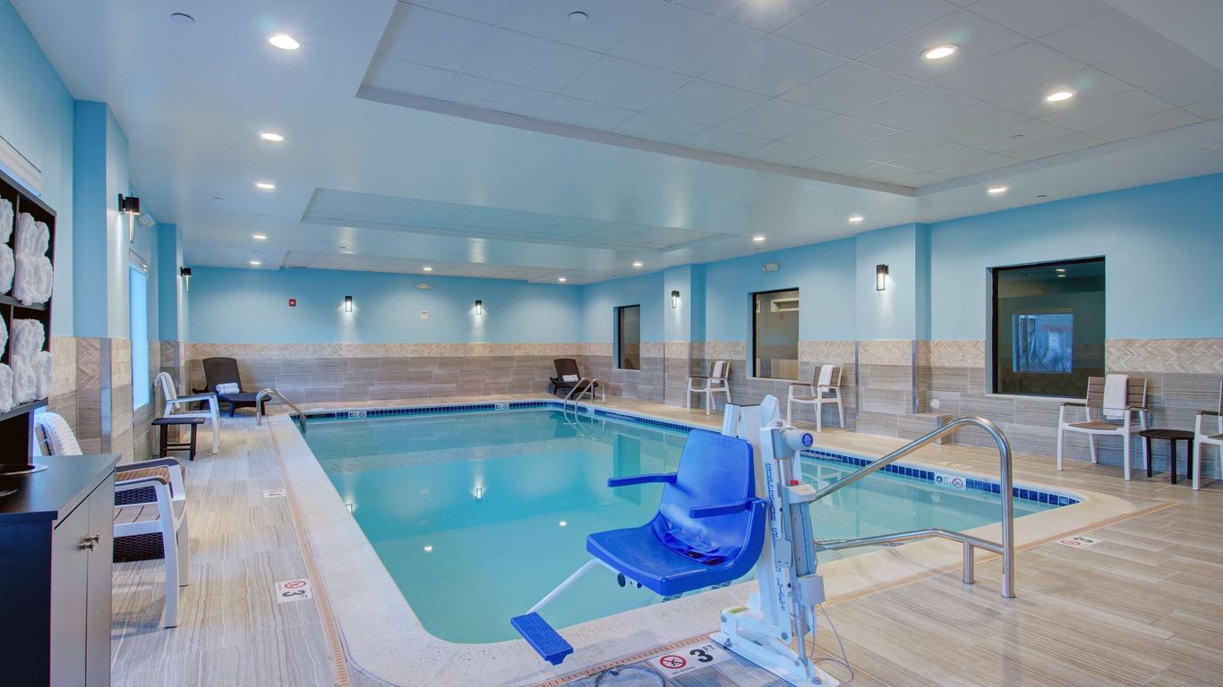 Hampton Inn & Suites Boston/Stoughton