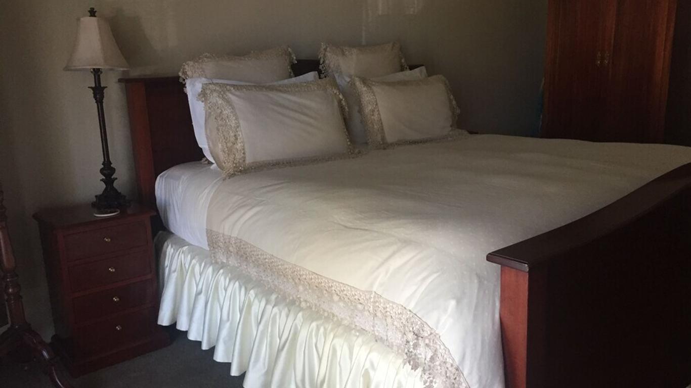 Carlyle House B&B