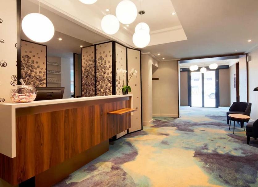 Front desk Photo