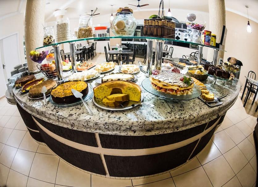 Buffet Photo