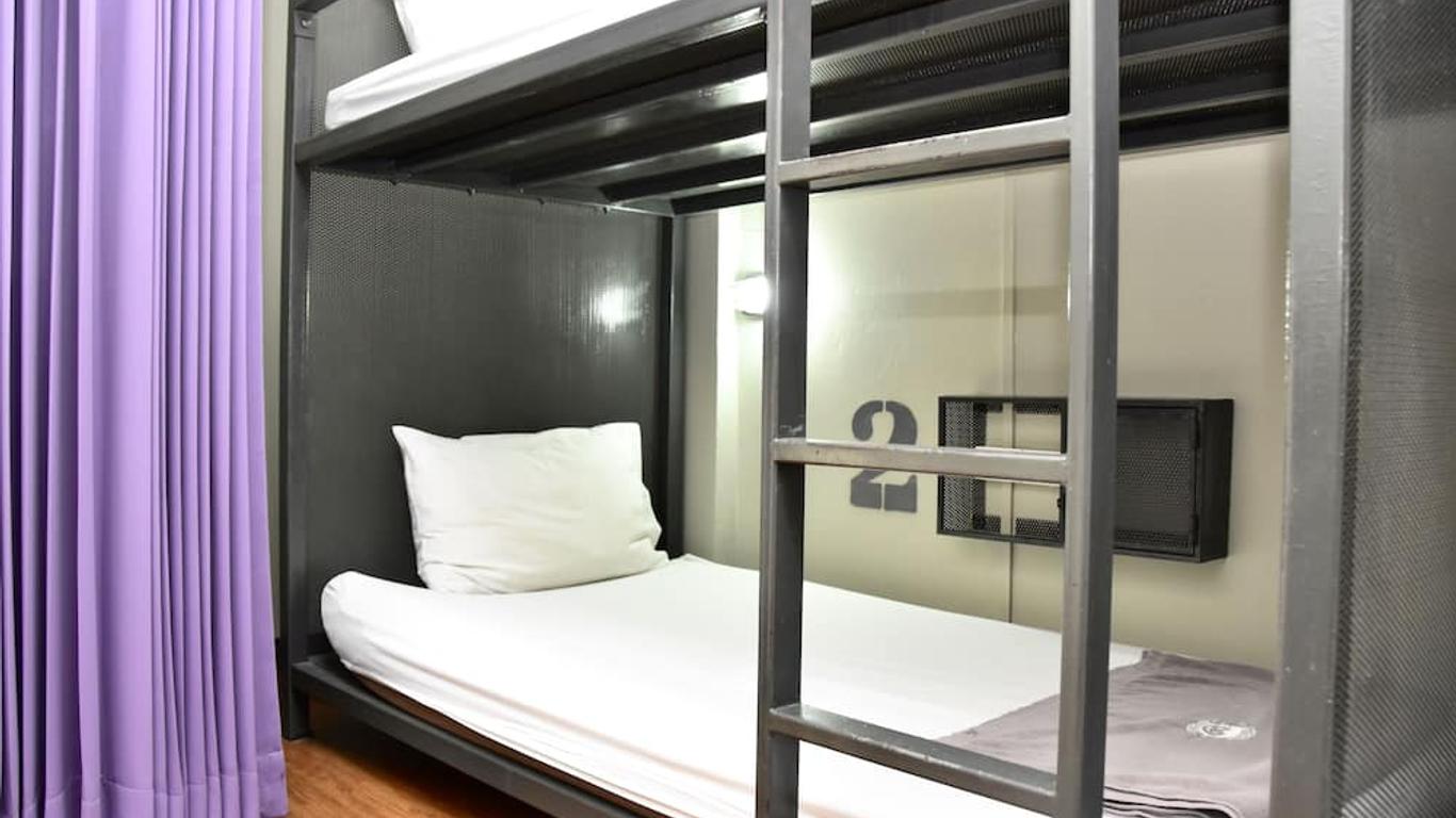 Mad Monkey Hostel Bangkok @ Rambuttri Village Khaosan Area