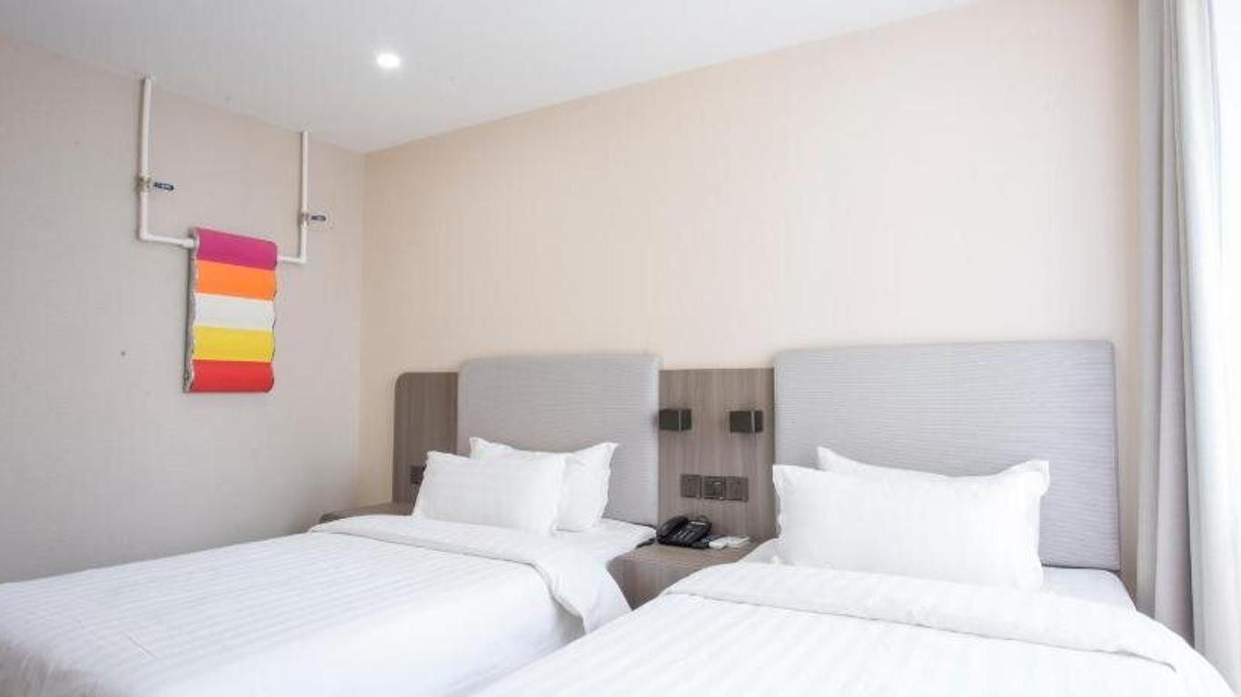 Hong Wei Yi Jia Beijing Niu Jie Hotel