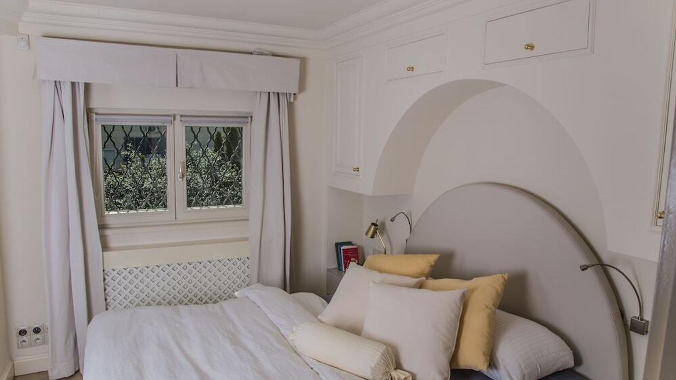 President Boutique Apartments #8 By Good