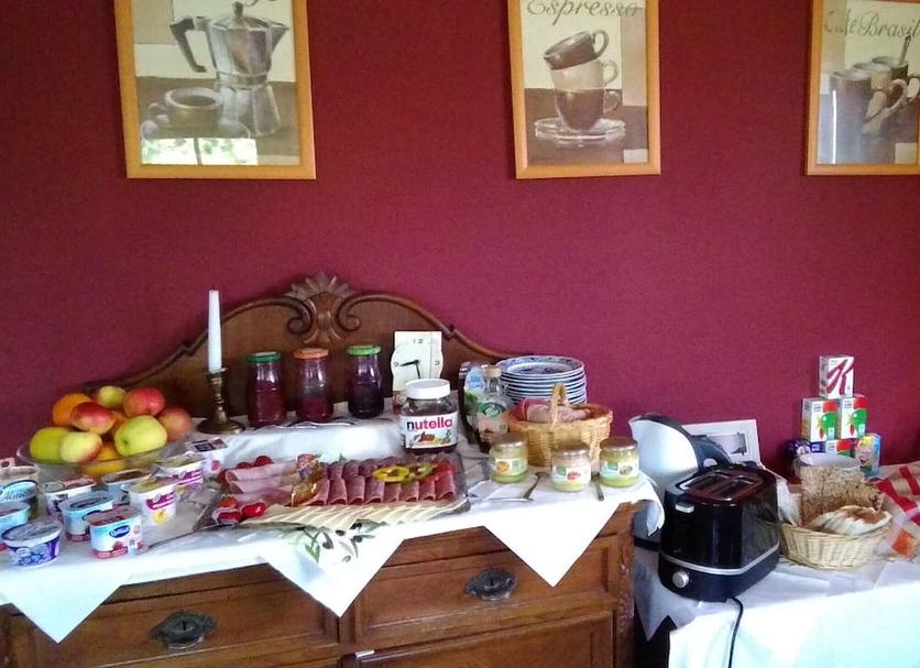 Buffet Photo