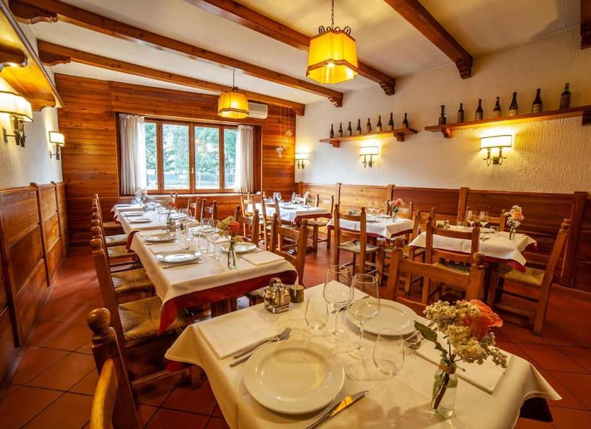 Restaurant Photo