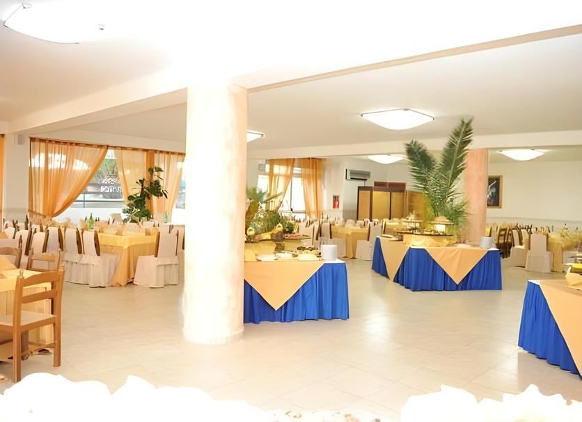 Banquet hall Photo