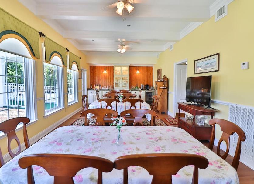 Dining room Photo