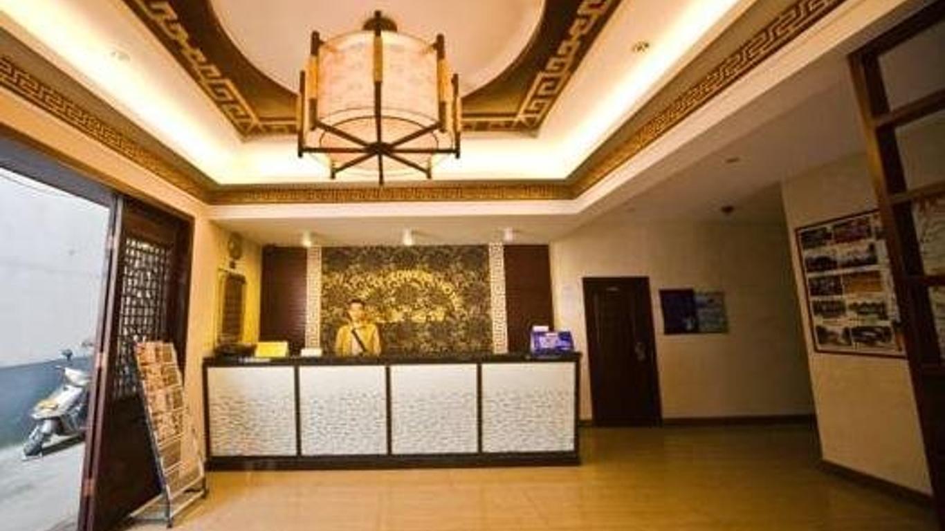 Baoquan Hotel (Yangshuo West Street Branch)