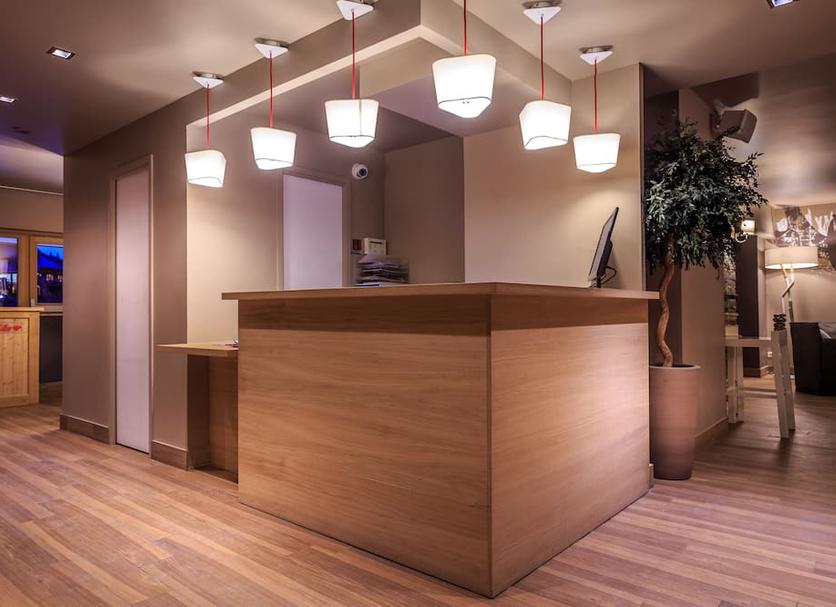 Front desk Photo