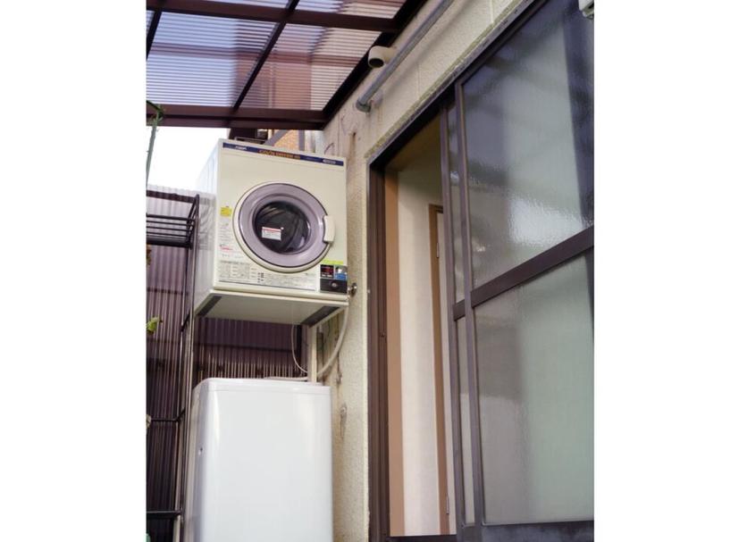 Laundry facility Photo
