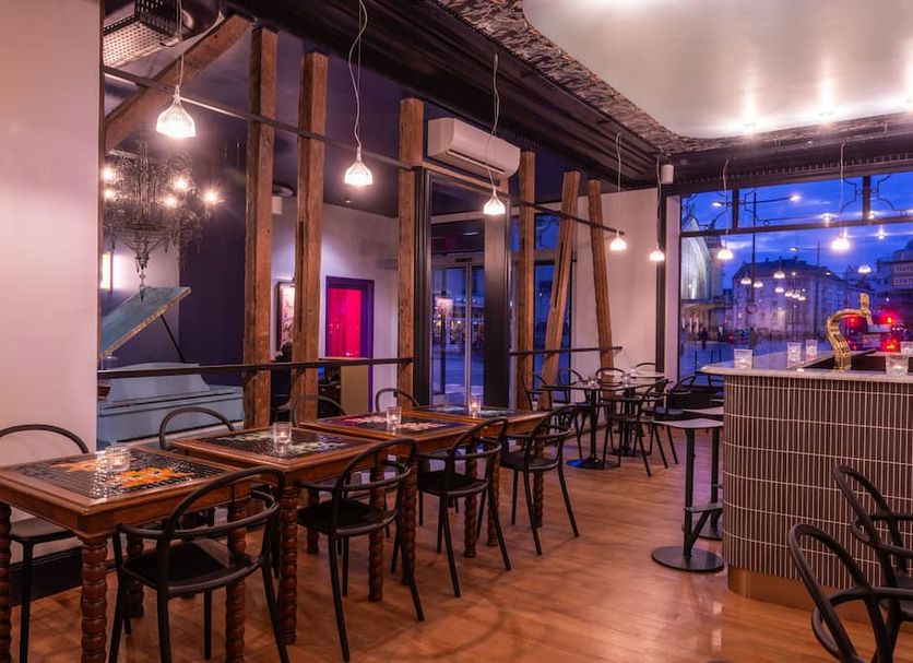 Restaurant Photo