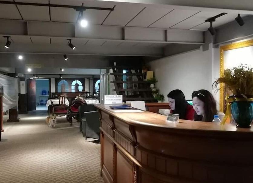 Front desk Photo