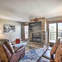 Silverthorne Condo with Private Balcony and Fireplace!