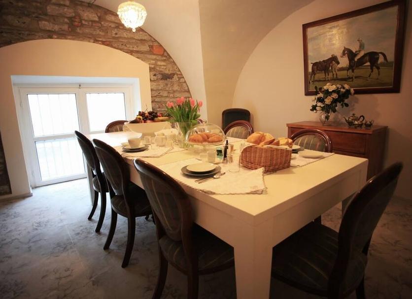 Dining room Photo
