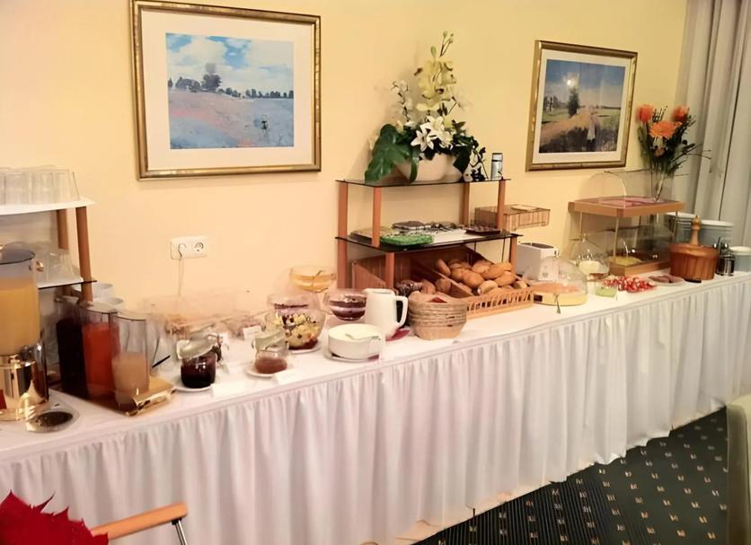 Buffet Photo