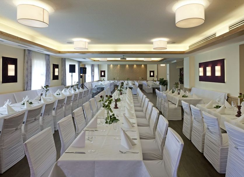 Banquet hall Photo