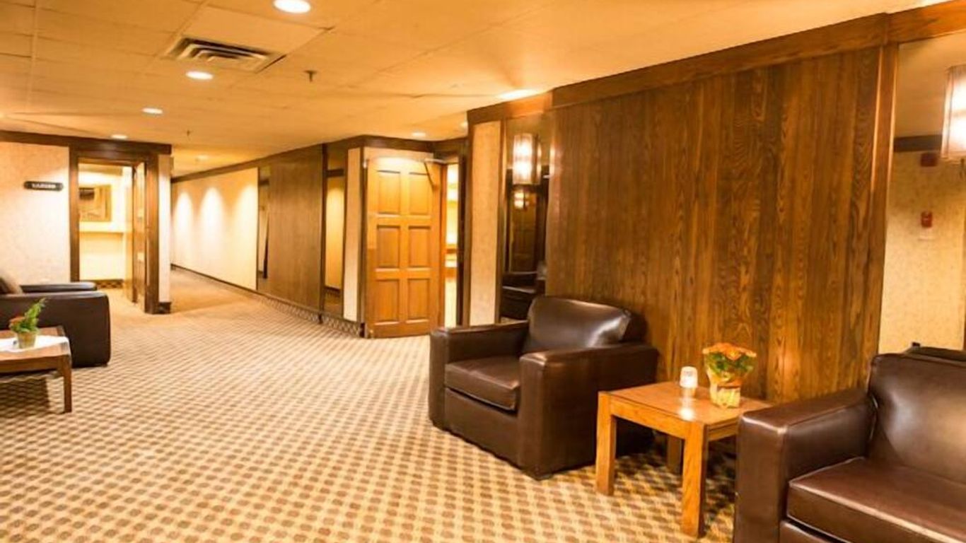 Assiniboine Gordon Inn on the Park from $74. Winnipeg Hotel Deals ...