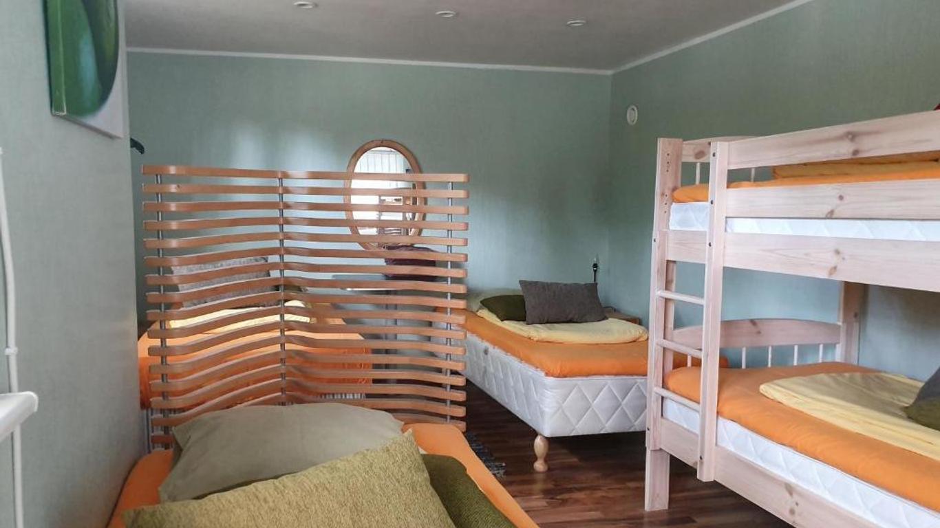 Freedom65 Hostel and Caravan