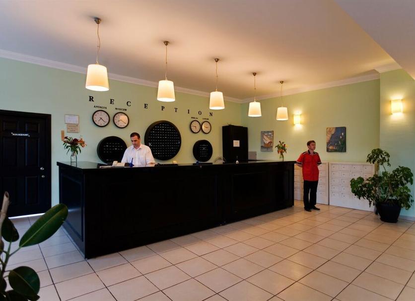 Front desk Photo