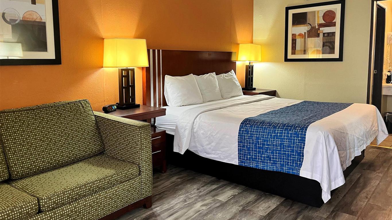 Travelodge by Wyndham Seymour