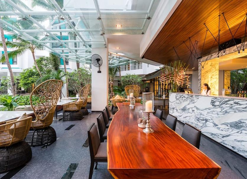 Restaurant Photo