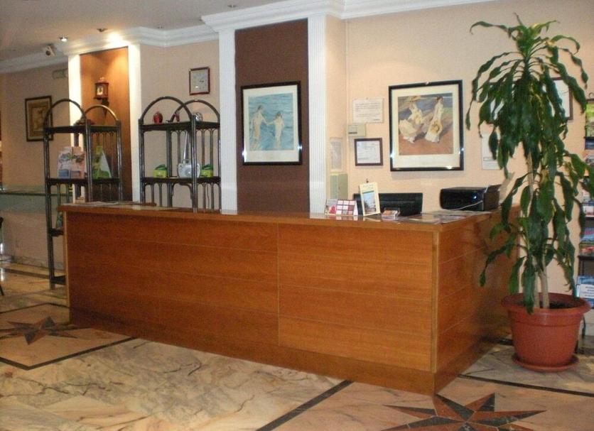 Front desk Photo