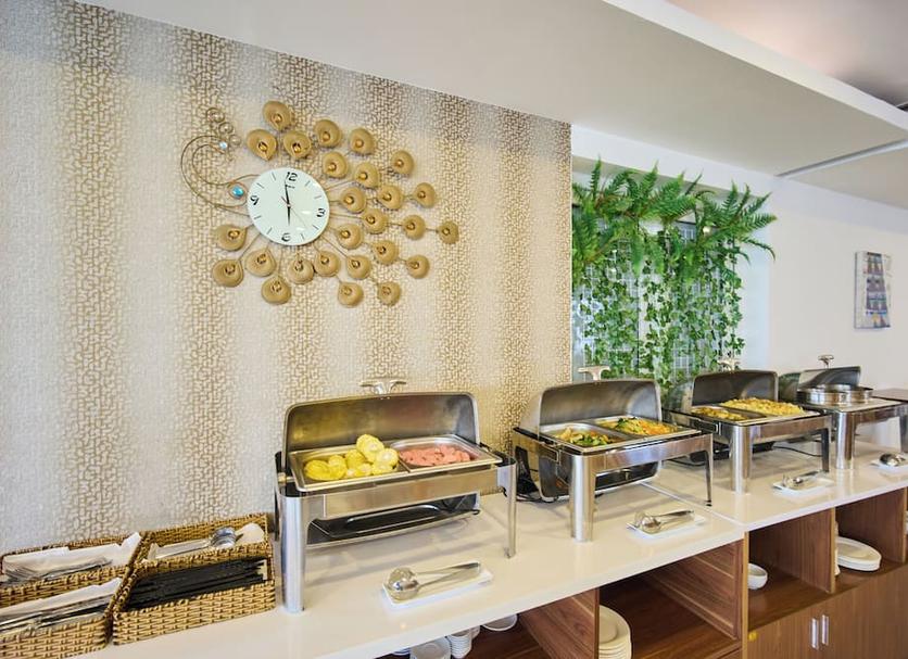 Buffet Photo