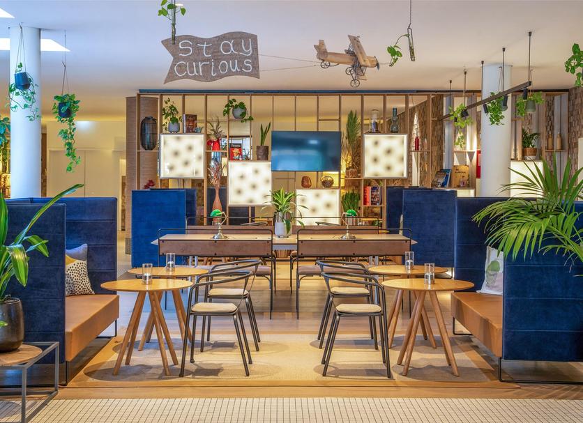 Restaurant Photo