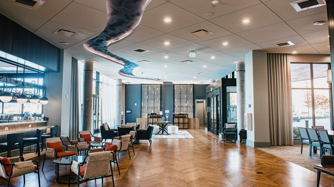 Hotel Indigo Columbus at Riverfront Place