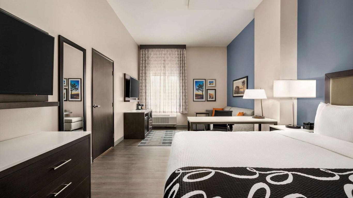 La Quinta Inn & Suites by Wyndham San Bernardino