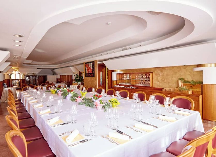 Banquet hall Photo