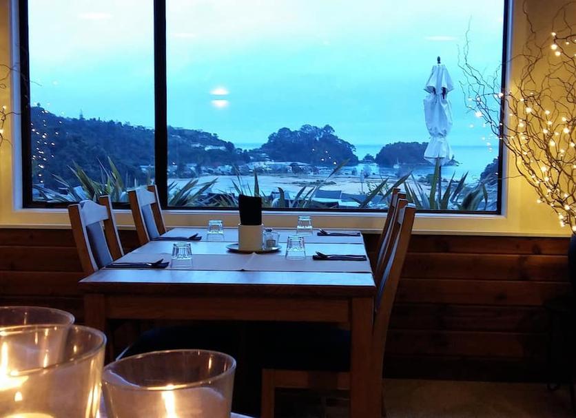 Dining room Photo