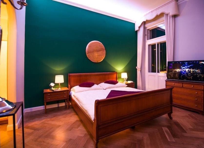 Bedroom Photo