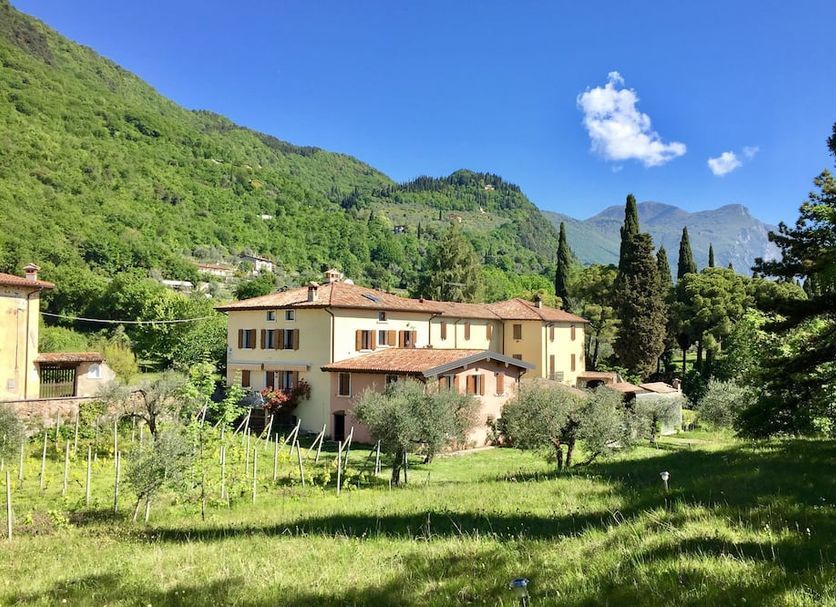 Agriturismo Cervano in Toscolano Maderno with hillside gardens and mountain views