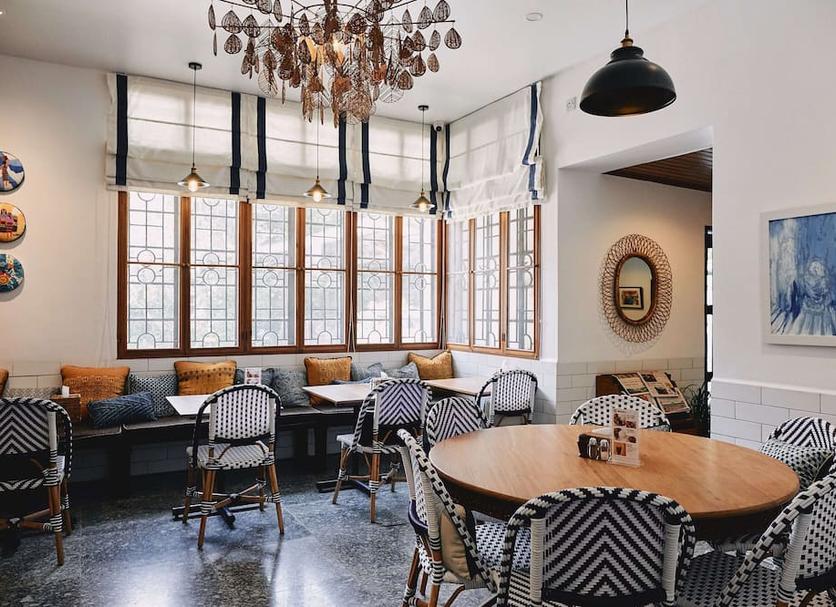 Restaurant Photo