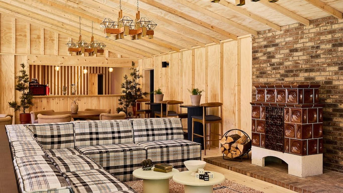 Bluebird Cady Hill Lodge